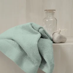 Serviette De Bain Seahorse Pure Lily Green (set De 3) -Salle De Bain Boutique 3 SH Pure lily green bath towel close up